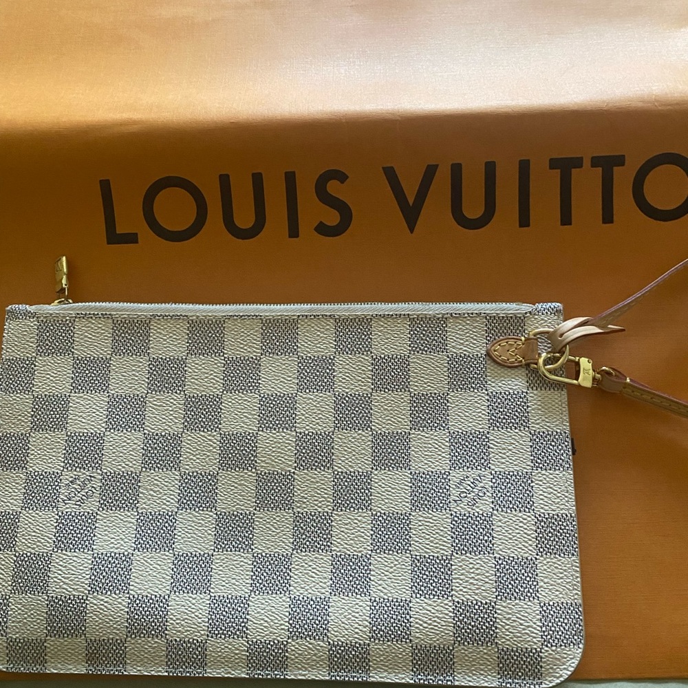 100% Auth Louis Vuitton pochette wristlet Damier Azur design.
